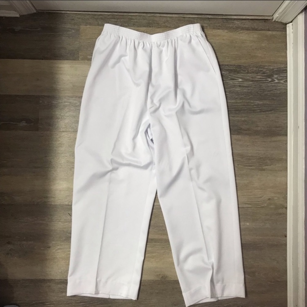 White Pants, Alfred Dunner, Size 14 Capris, EUC